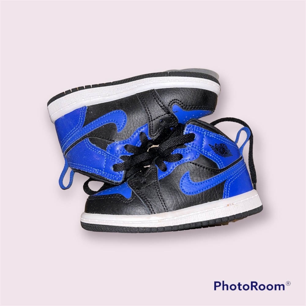 Jordan 1s black and blue 6c